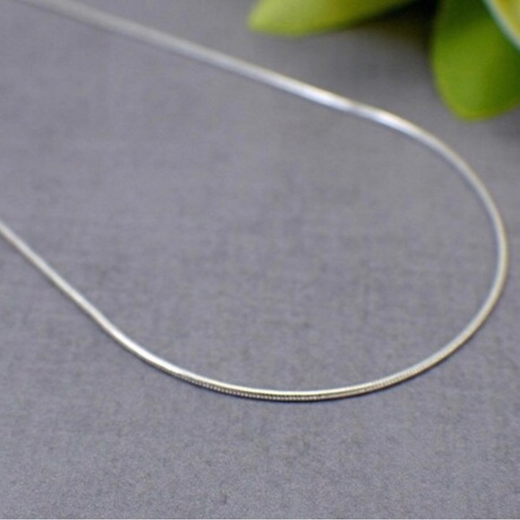 Sterling plated 18” chain with a crucifix and a St Francis medal. - Picture 7 of 10